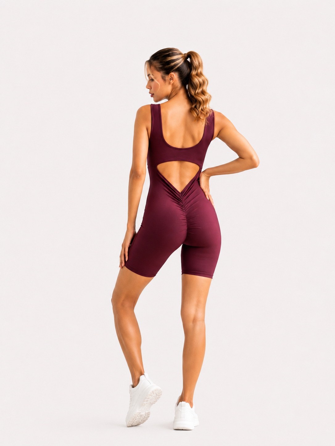 Bordo Arkası Büzgülü Kısa ( Scrunch Butt ) Şort Spor Tayt Tulum